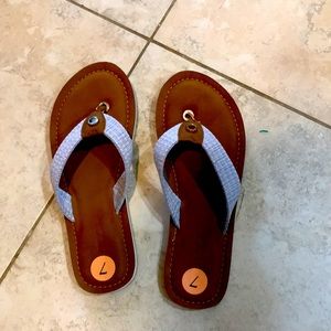 Nautica flip flops size 7 women’s barley used